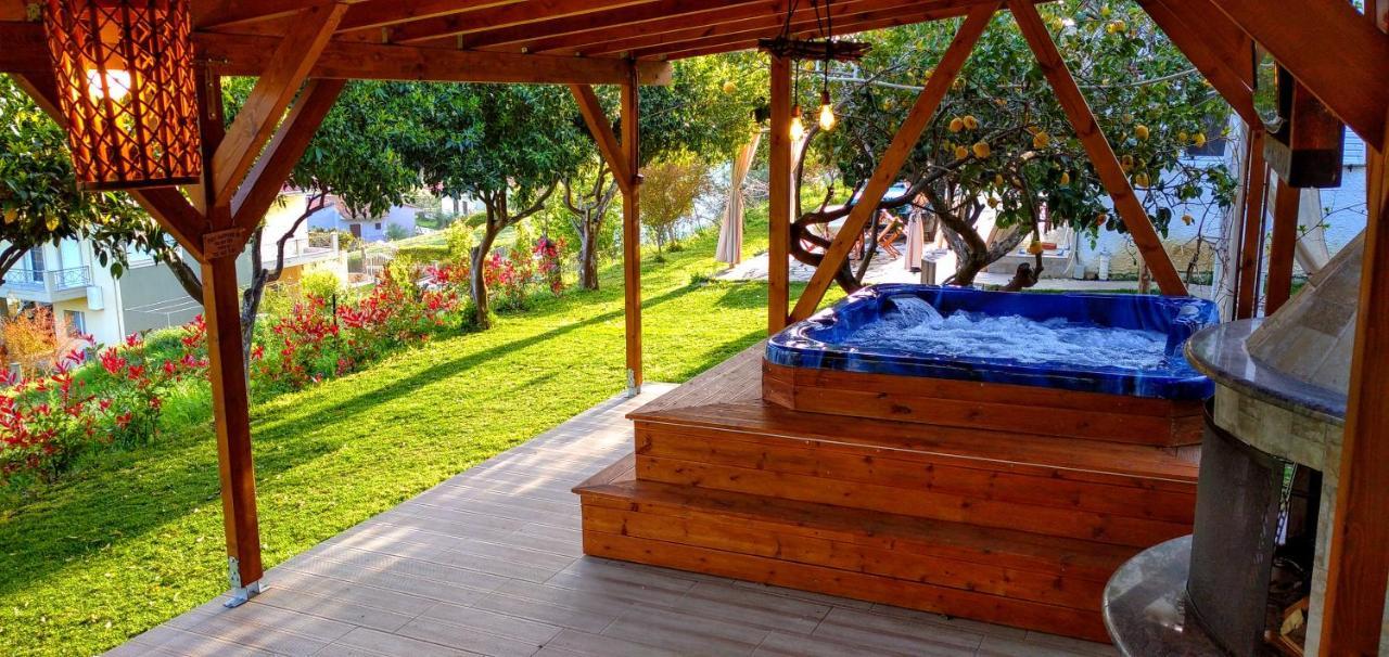 The Elysian At Nicopolis Jacuzzi Apartment Nikopolis Exterior photo