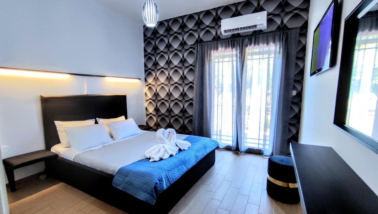 The Elysian At Nicopolis Jacuzzi Apartment Nikopolis Exterior photo